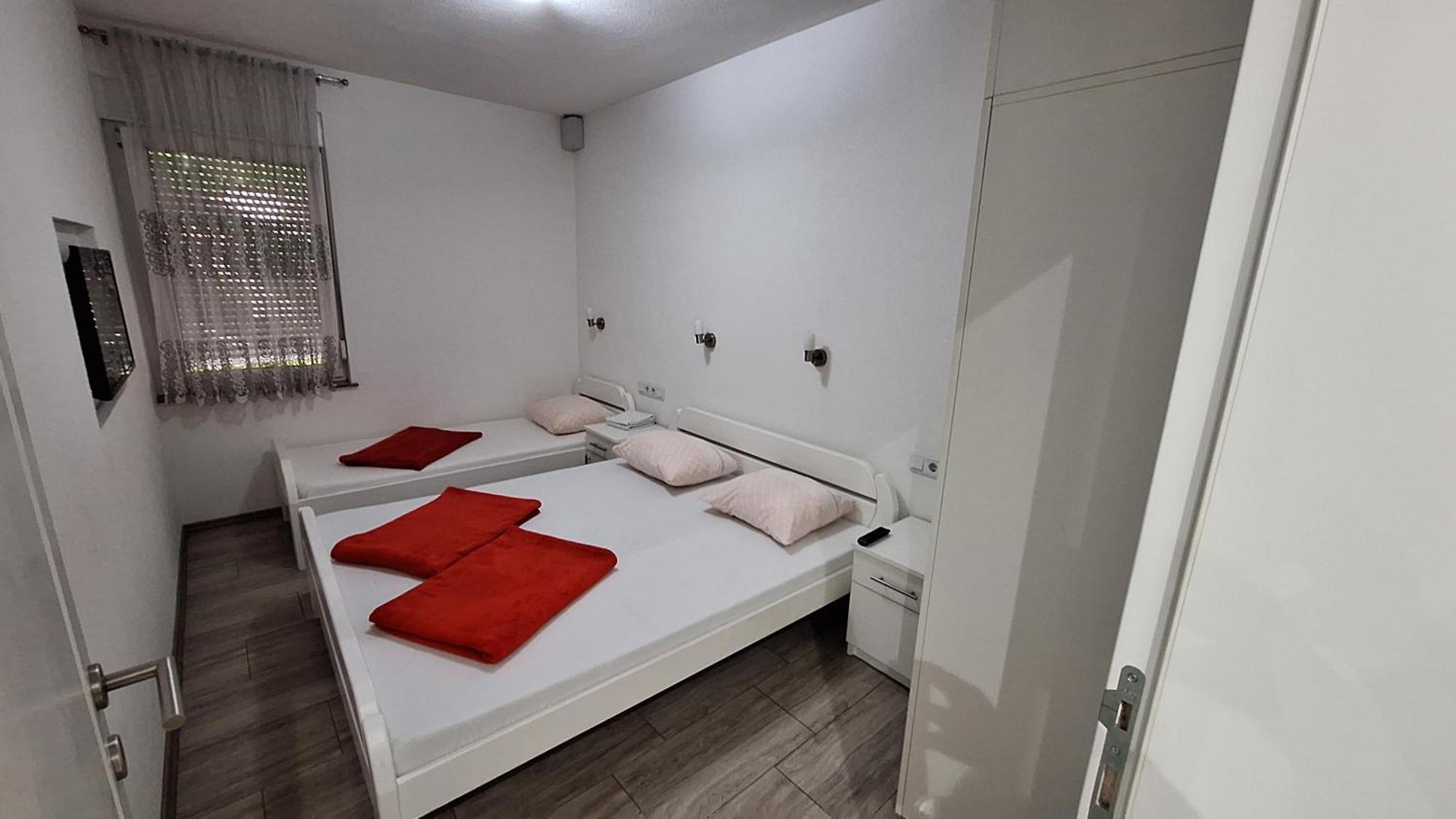Kaca Apartmani 1 Баня-Лука Экстерьер фото
