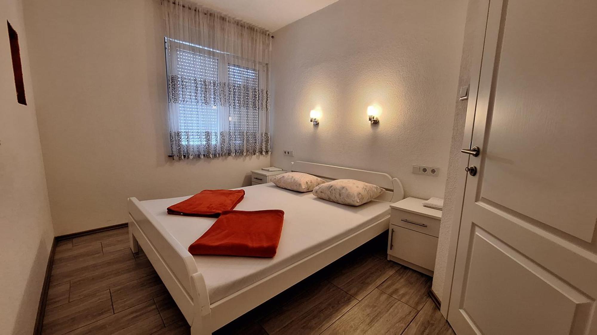 Kaca Apartmani 1 Баня-Лука Экстерьер фото
