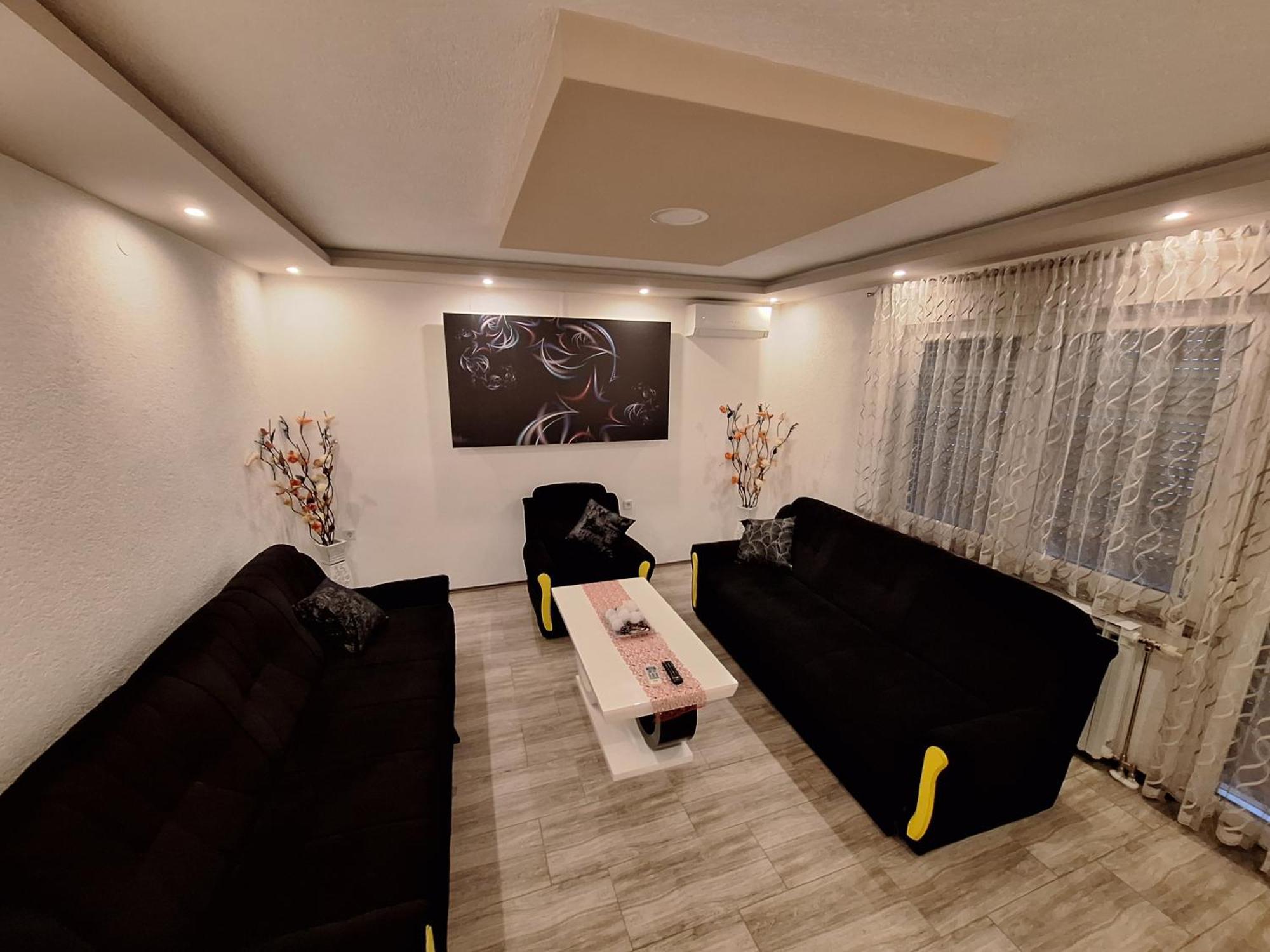 Kaca Apartmani 1 Баня-Лука Экстерьер фото